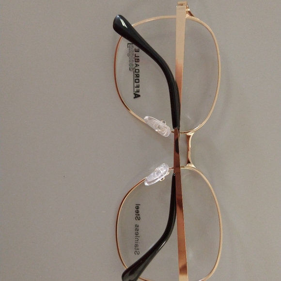 Large Gold Eyeglasses - Picture 5 of 16